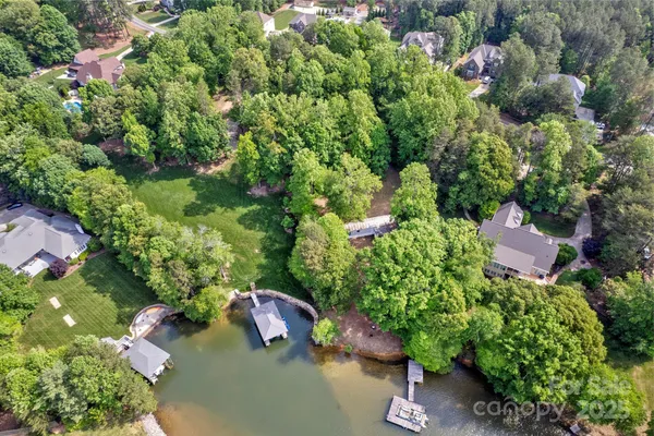 669 KENWAY LOOP