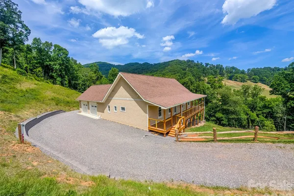 338 MAJESTIC MOUNTAIN DR