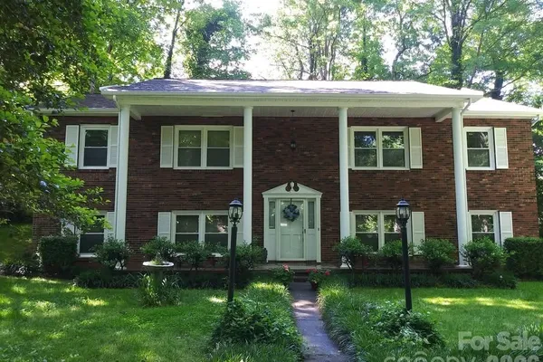 3065 WOODSTREAM DR