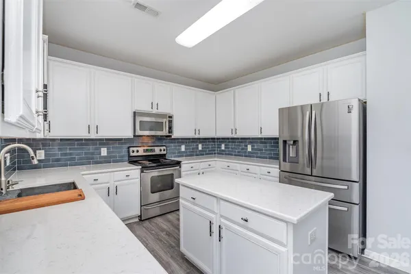2823 OAKDALE PASTURE DR