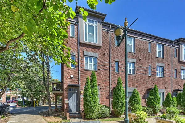 1425 CAMDEN RD