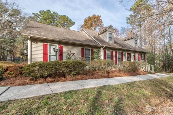 1800 LAKE LYNN RD