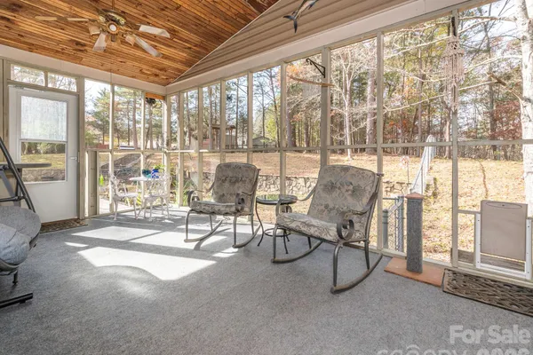 1800 LAKE LYNN RD