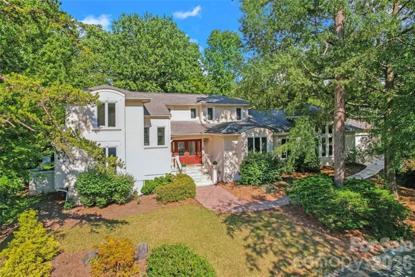 35 HERITAGE DR
