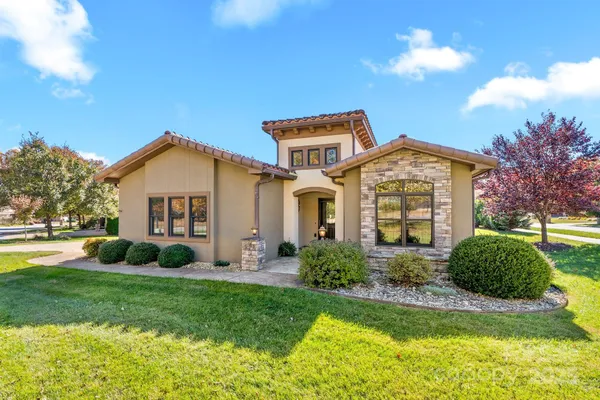 4 PACIFICO DR