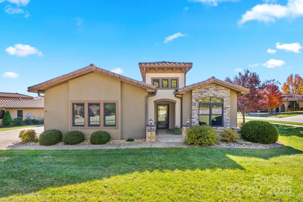 4 PACIFICO DR