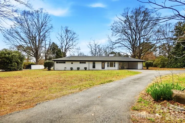 125A FOREST HILLS DR
