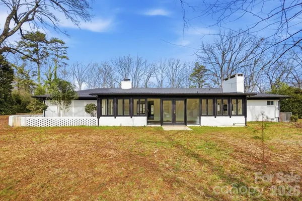125A FOREST HILLS DR