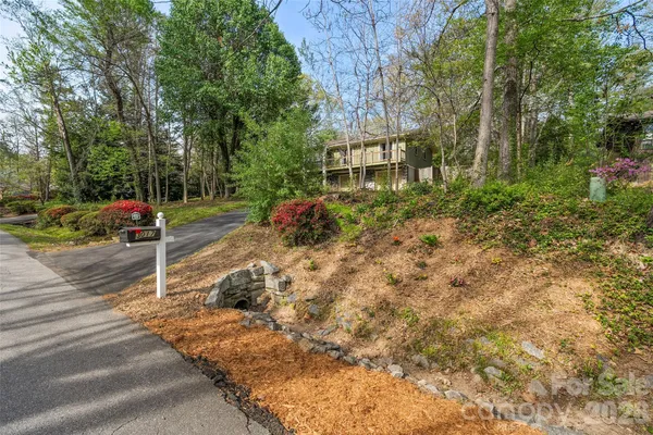 3017 CHESTNUT TREE RD
