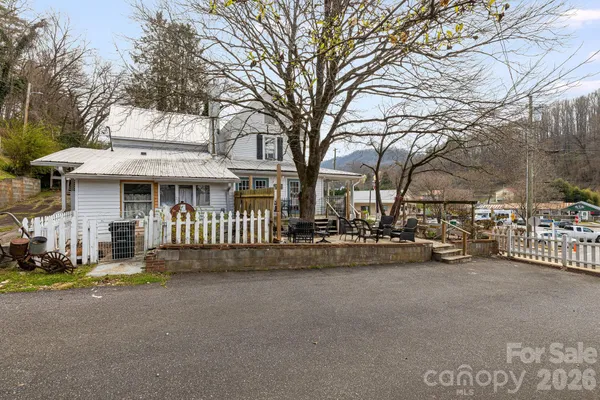364 HAYWOOD RD