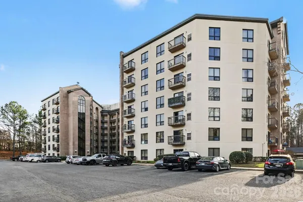 211 HERITAGE BLVD 611