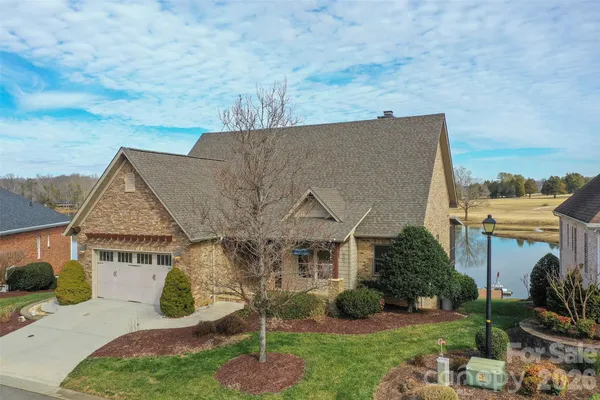 177 RESERVE DR