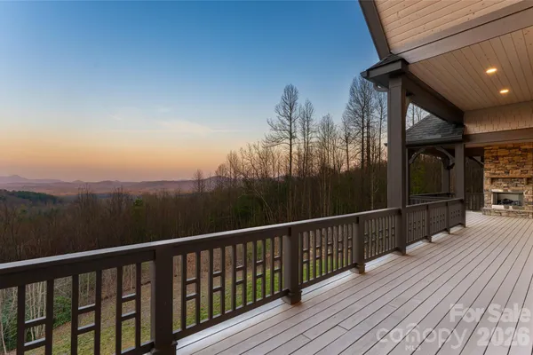 527 FALKIRK WAY