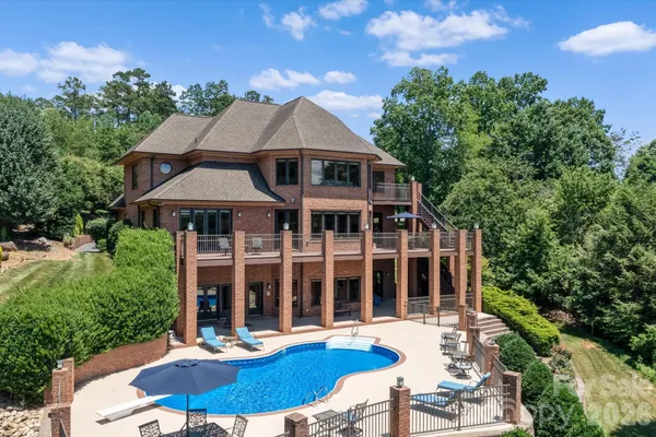 368 PLAYERS RIDGE RD