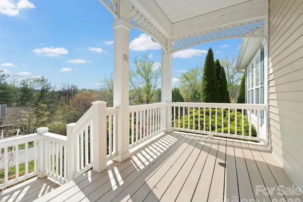 21 OLD APPLEWOOD LN