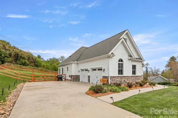 127 ROCKBRIDGE RD