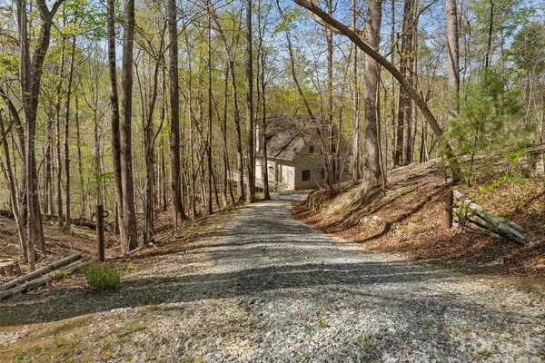 43 HUNGRYNECK HOLLOW LN
