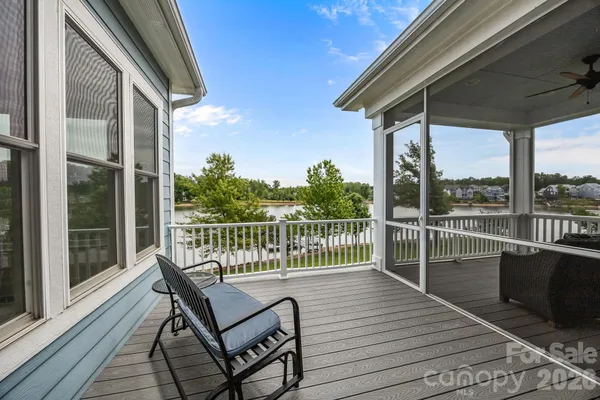 122 SISTERS COVE CT
