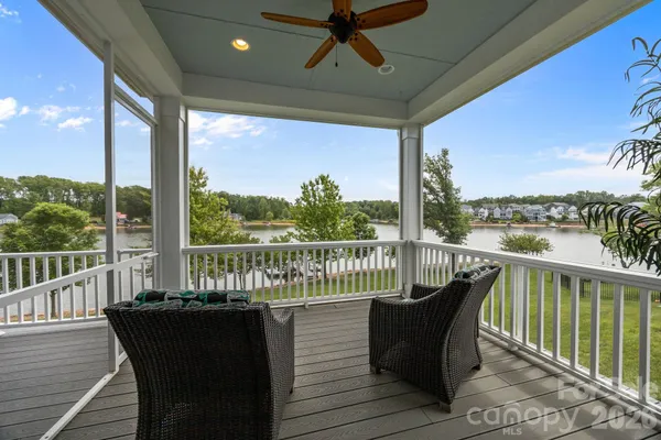 122 SISTERS COVE CT