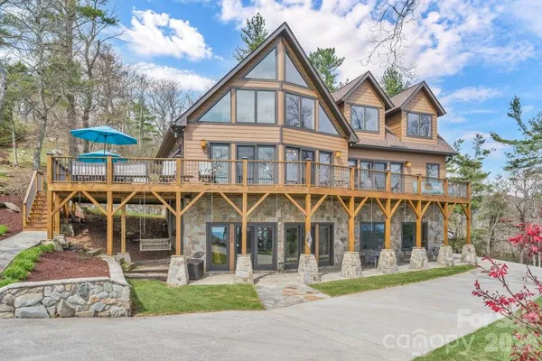 7054 GRANDVIEW CIR