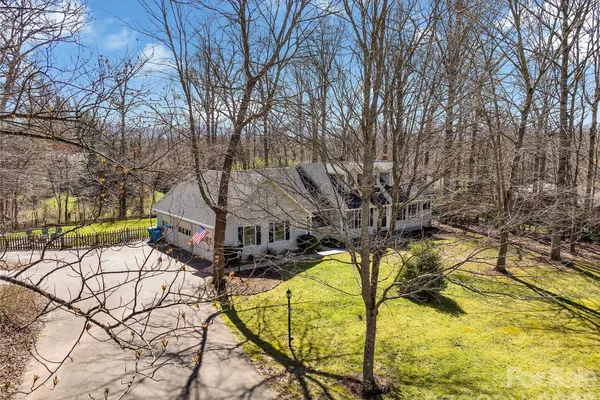 10 HIGH MEADOWS DR