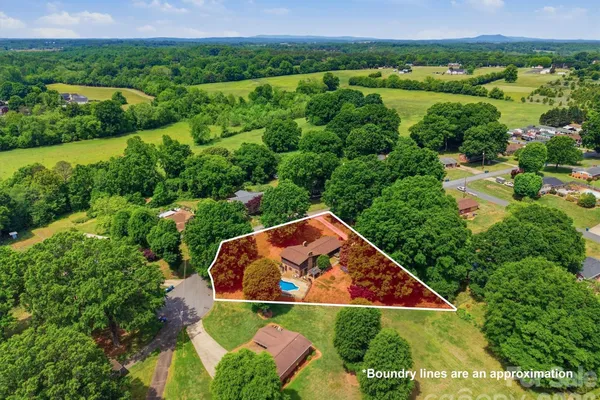 3634 BROOKWOOD DR