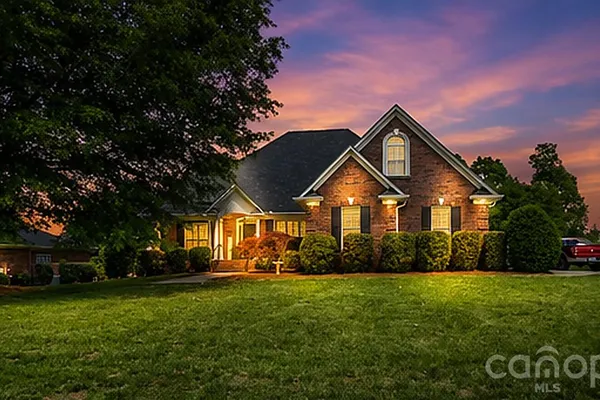 218 KAITLYN LN