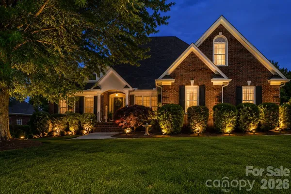 218 KAITLYN LN