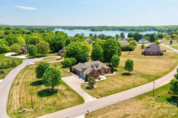 207 CROSS CREEK DR