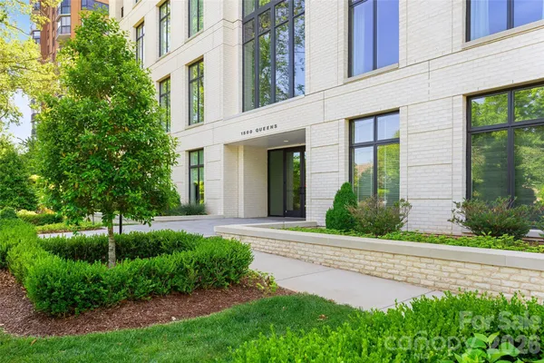 1500 QUEENS RD 104