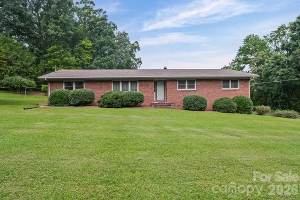 1008 LONGVIEW DR
