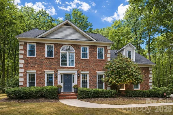 551 DOVEFIELD DR