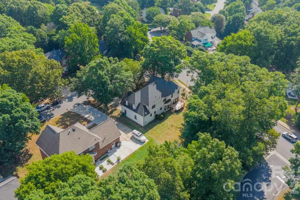 11550 FALLING LEAVES DR