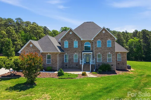 1434 STEEPLECHASE DR