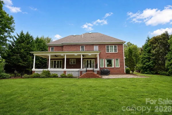 880 HICKORY STICK DR