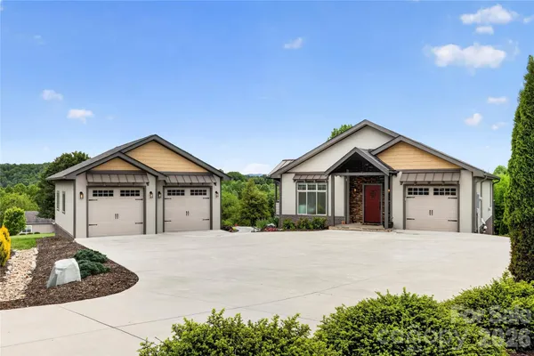 141 ROUND TOP CIR