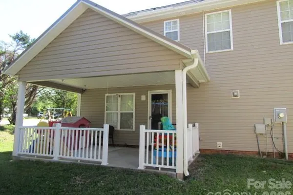 402 TRILLIUM CT 1