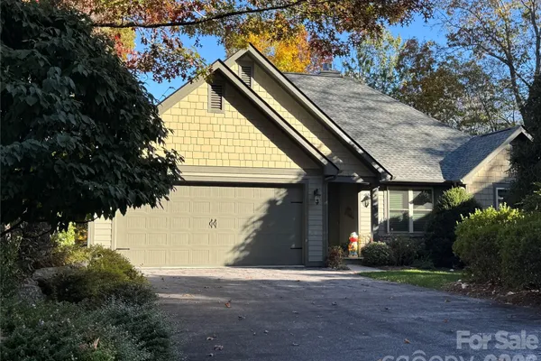 894 DUNROY DR