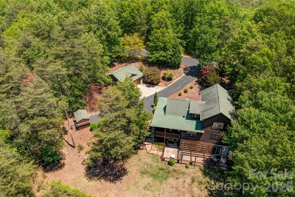 389 WOODGATE DR