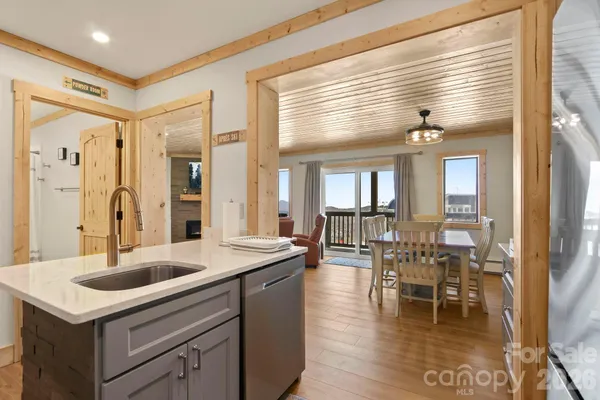 104 SUGAR SKI DR