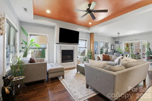 25 LINN GARDEN LN