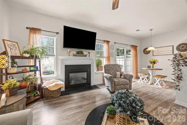 1435 HARPERS INLET DR