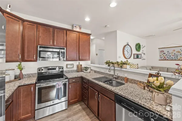 1435 HARPERS INLET DR