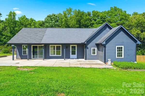 605 BROOKSIDE DR