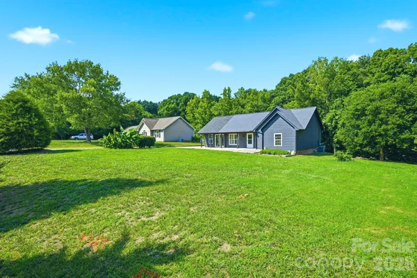 605 BROOKSIDE DR