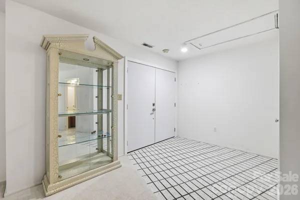3423 TINKERBELL LN