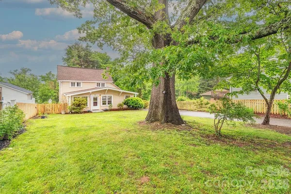 52 GRACELYN RD