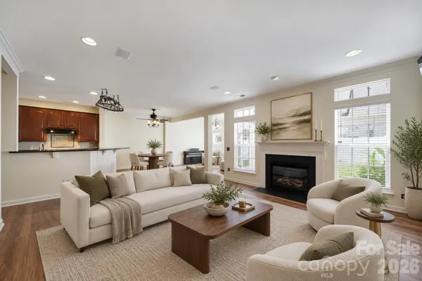 415 FOILAGE CT
