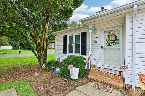 6042 CRAPE MYRTLE LN