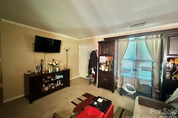 6042 CRAPE MYRTLE LN